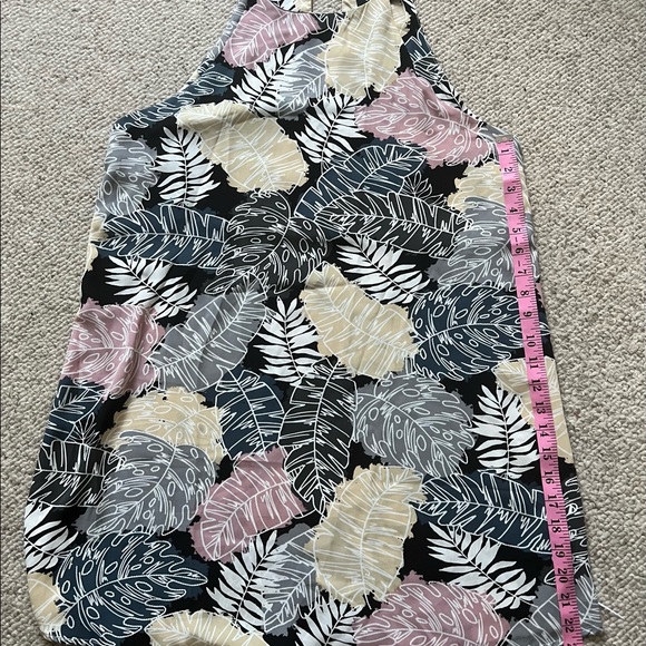 Get 2 dresses for the price of 1! Fab'rik Printed Halter Keyhole Dresses L. - Picture 12 of 15